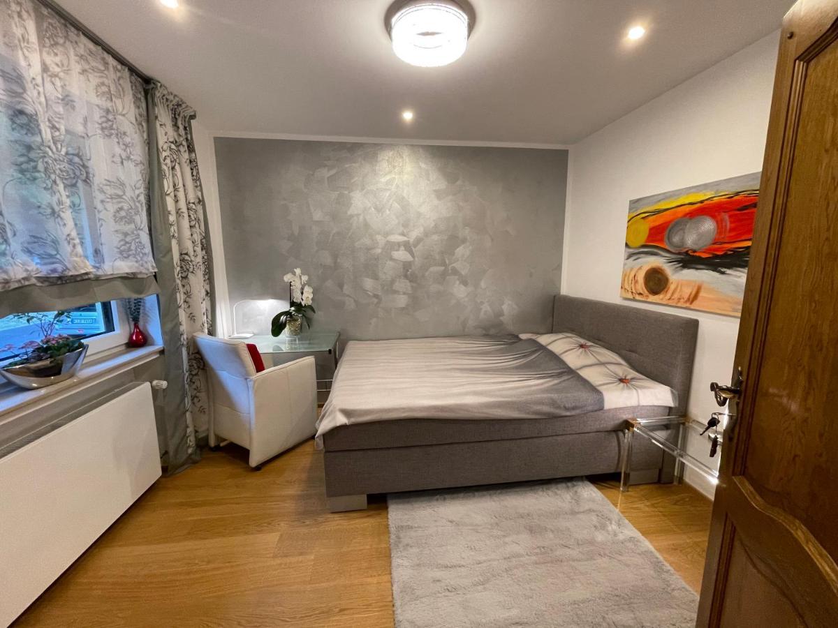 Airport Rooms Waldblick Кельн Екстер'єр фото