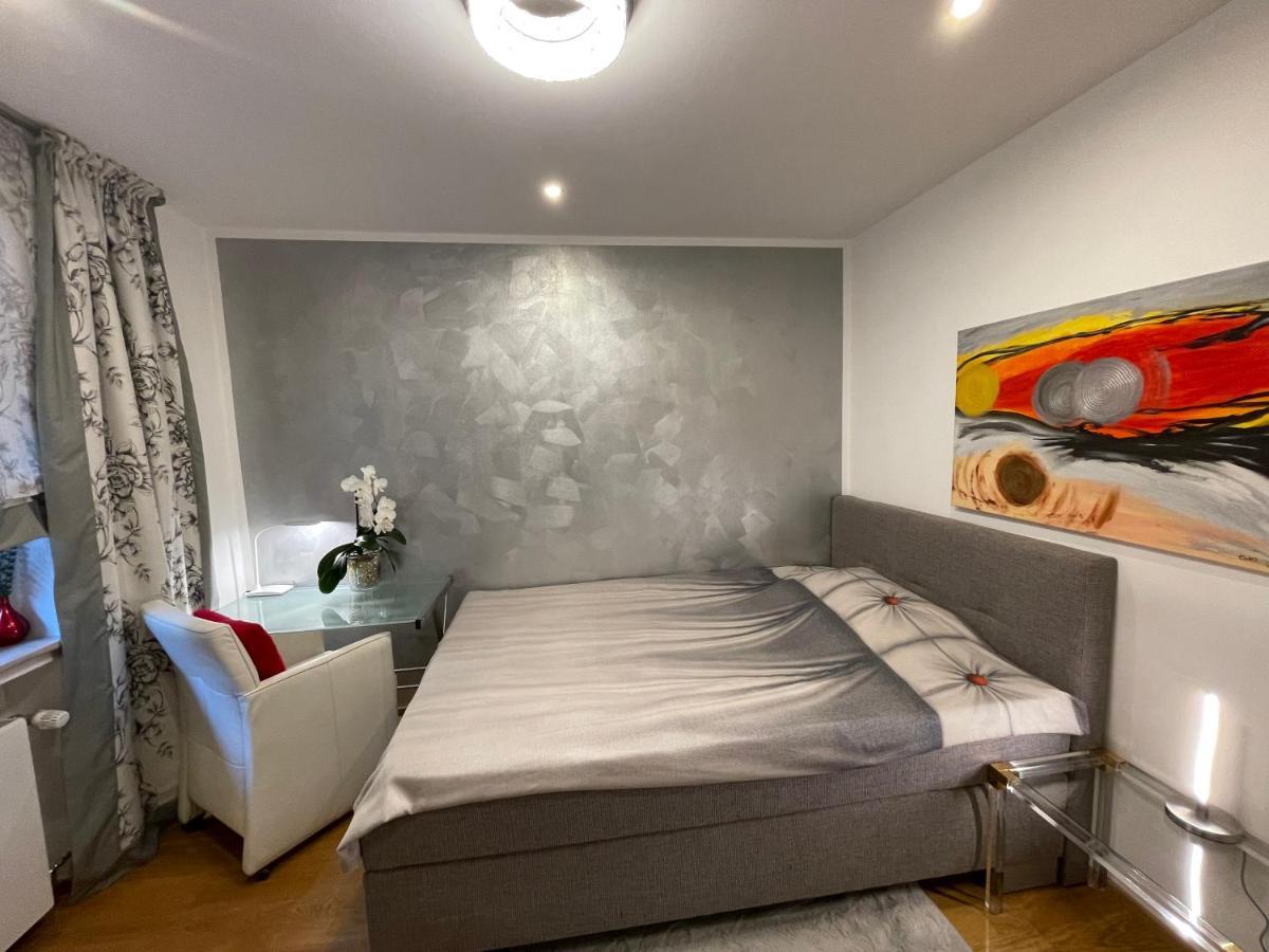 Airport Rooms Waldblick Кельн Екстер'єр фото