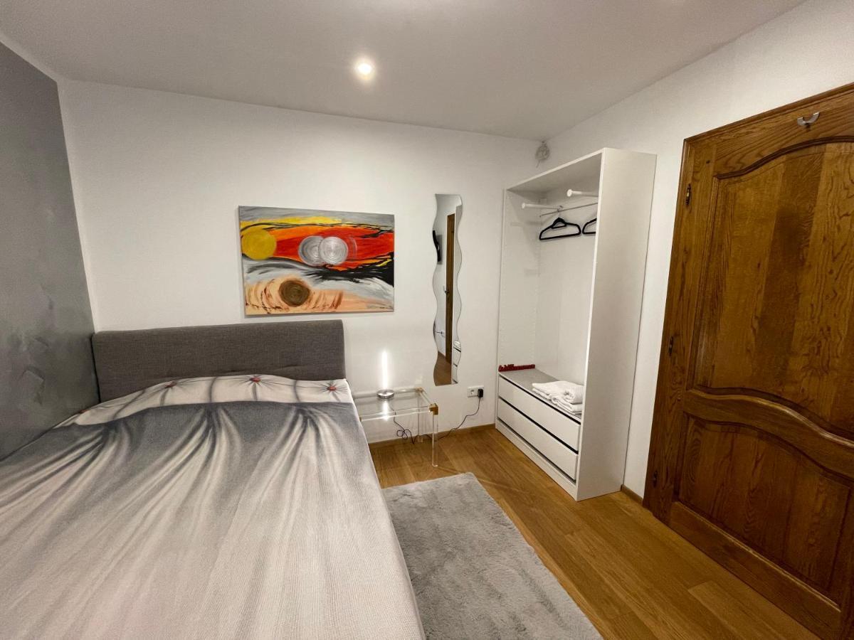 Airport Rooms Waldblick Кельн Екстер'єр фото