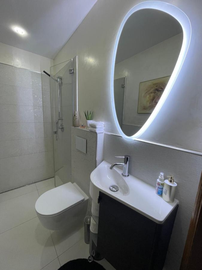 Airport Rooms Waldblick Кельн Екстер'єр фото